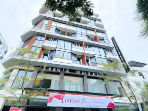 1986 Hotel