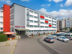 Hotel Plus