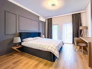 Deluxe Central Rooms