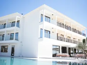 Pheia, Vriniotis Resorts