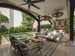 Adoro Hotel Boutique