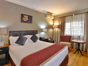 Cresta Jameson Hotel