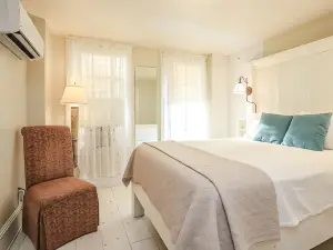 The Charlotte Hotel & Restaurant