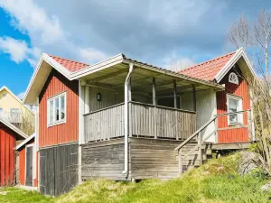 person holiday home in BREDARED