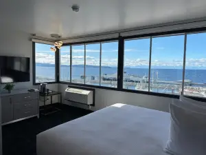 Marine Inn