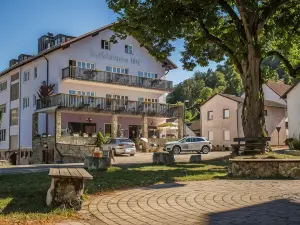 Raffelsteiner Hof "Garni"