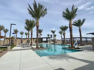 Heated Community Pool and Spa with Gourmet Kitchen - Stylish Retreat