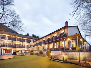 Country Club Hotel & Suites