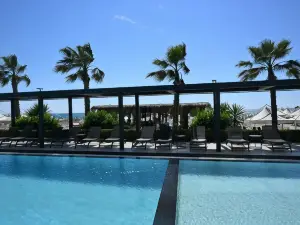 Luxury Premium Finese