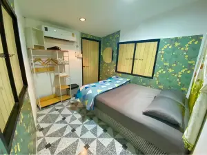 Chompunud House589