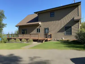 Gunflint Lodge & Outfitters