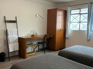 El Salto de Camela Hostal
