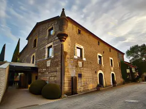 Arcs de Monells - Adults Only