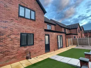 Citrine Suite 4 Bed House in Stoke on Trent