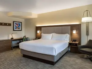 Holiday Inn Express & Suites Oroville Lake