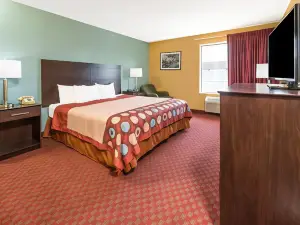 Super 8 by Wyndham Troy IL/St. Louis Area