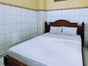 Hotel Shinta 1 Near Stasiun Kertosono Mitra RedDoorz