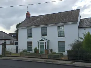 Deri-Down Guest House