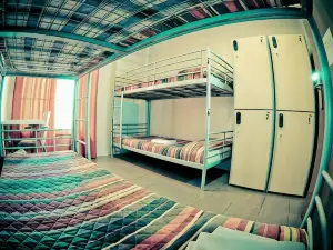Be Zaragoza Hostel