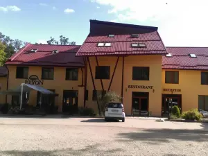 Hotel Elyon Dej