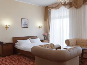 Versal Hotel