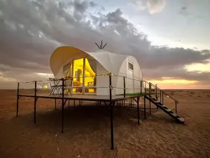 Starry Domes Desert Camp