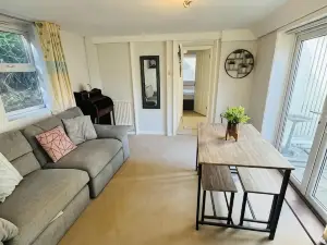 Bryn Gwyn Lodge