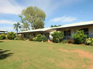Matildas End Holiday Units