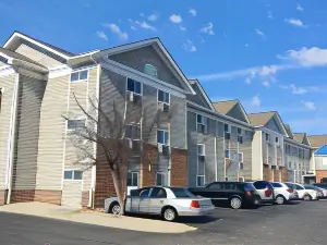 InTown Suites Extended Stay Chicago IL - Downers Grove