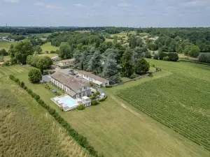 Les Secrets Château Pey la Tour - Logis Hôtels & Restaurant