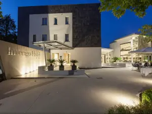 Inverigo Hotel