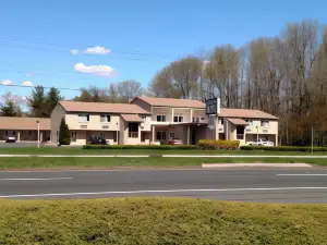 Colonade Motel