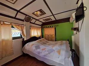 Baan Nangfa, Koh Sichang