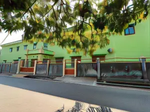 OYO 93296 Kost Gowa