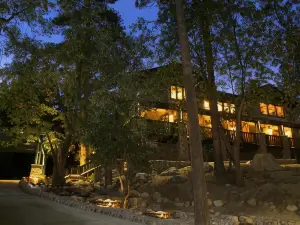 The Grand Idyllwild Lodge