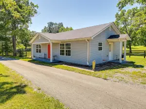 Cozy Georgetown Cottage on a Working Horse Farm!