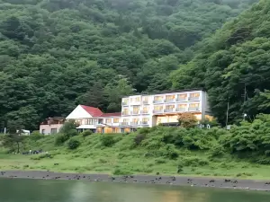 Shoji Lake Hotel