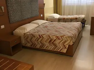 Hotel Elys