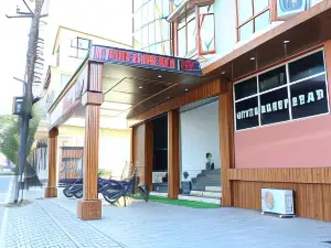 OYO 28572 Hotel Surya Plaza