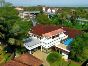 Triveny Camelot Resort & Spa