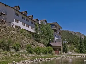 Monarch Mountain Lodge