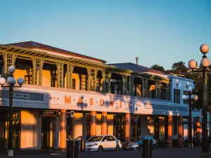 อาร์ต เดโค มาโซนิค โฮเต็ล