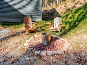 New Wintervue Home with Fireplace - Pet Friendly