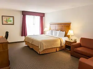印第安納波利斯品質酒店及套房