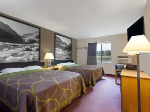 Super 8 by Wyndham Helena