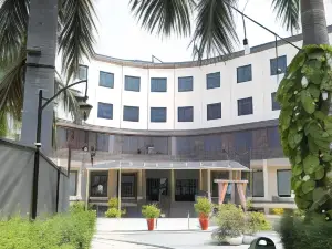 Chinmay Hotel & Resort