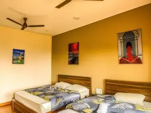Gud Chah Cafe & Homestay