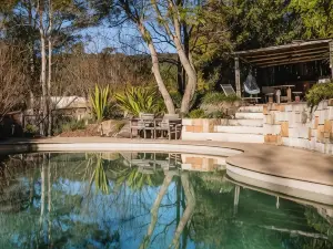Capers Cottage and Barn Accommodation