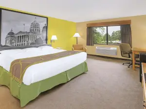 Super 8 by Wyndham Davenport
