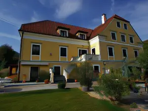 Hotel Garni Weinberghof & Weingut Lagler